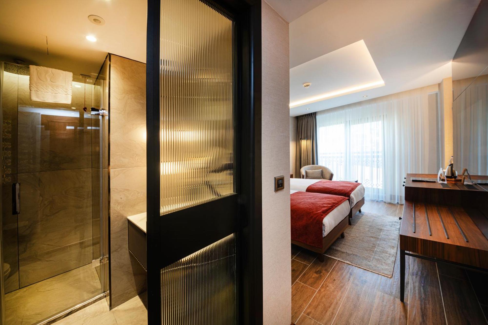 Hotel Levni Premium Old 4*